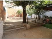 ¡Piso completo de 2 dormitorios con amplio patio en...