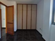 ¡Piso con amplia terraza!