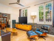 Piso con carácter y potencial en edificio clásico...