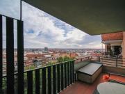 Piso con terraza panorámica en Paseo de Reina Cristina ·...