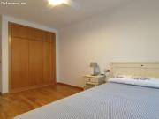 Piso con tres dormitorios dos baños y una enorme terraza...