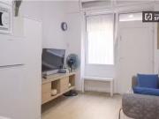 Piso de 1 dormitorio en alquiler en Valdeacederas, Madrid