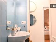 Piso de 2 dormitorios en alquiler en Cortes, Madrid