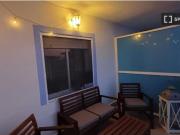 Piso de 2 dormitorios en alquiler en Dénia, Alicante con...