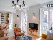 Piso de 2 dormitorios en alquiler en Embajadores, Madrid