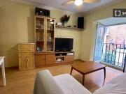 Piso de 2 dormitorios en alquiler en Embajadores, Madrid