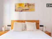 Piso de 2 habitaciones en alquiler en El Raval, gastos...