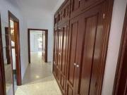 Piso de 3 dormitorios con garaje cerca del metro de San...