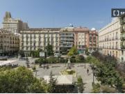 Piso de 3 dormitorios en alquiler en Justicia, Madrid