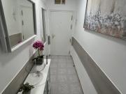 Piso de 3 dormitorios en alquiler en Valdezarza, Madrid