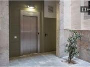 Piso de 3 habitaciones en alquiler en El Gòtic, gastos...