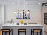 Piso de 3 habitaciones en alquiler en Las Cortes, Madrid