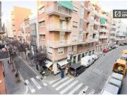 Piso de 3 habitaciones en alquiler en Sants Badal,...