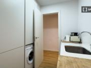 Piso de 3 habitaciones en alquiler en Sants, gastos...