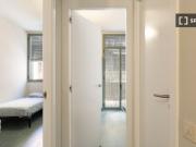 Piso de 3 habitaciones en alquiler en Sants, gastos...