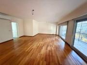 Piso de Categoria totalemente reciclado con doble Patio...