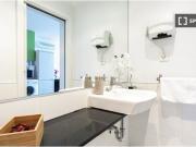 Piso de 4 dormitorios en alquiler en Valdefuentes