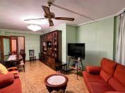 Piso de 4 dormitorios y 2 baños, con plaza de garaje y...