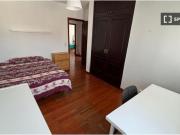 Piso de 4 habitaciones en alquiler en Pontevedra