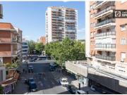 Piso de 4 habitaciones en alquiler en Puerta del Ángel