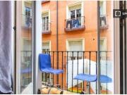 Piso de 4 habitaciones en alquiler en Universidad, Madrid