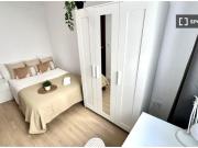 Piso de 5 habitaciones en alquiler en Benimaclet, gastos...