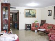 Piso de 5 habitaciones en Sevilla zona Enramadilla