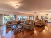 Piso de 6 Ambientes con dependencia 2 Cocheras en Caballito