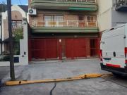 Piso de 80 m2 cubiertos con patio semicubierto y cochera...