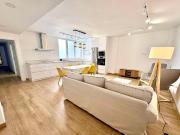 Piso de alquiler en Calle Mano de Hierro, Centro Sagrario