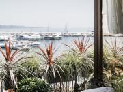 Piso de alto standing en venta en Puerto Banús, España