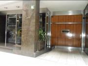 PISO DE CATEGORIA EN RECOLETA 5 AMB CON PATIO Y COCHERA