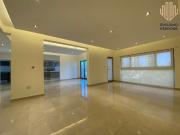 Piso de categoría sobre calle Yrigoyen edificio Icarus