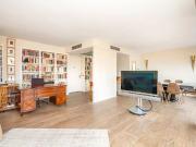 Piso de Lujo con Piscina y Garaje en Almagro–Chamberí