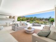 Piso de lujo de 374 m2 en venta en Marbella, Andalucía