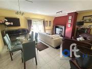 Piso de obra semi nueva con dos terrazas en la zona de...