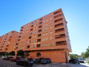 Piso de tres dormitorios, dos baños y garaje