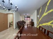Piso en alquiler con patio y garaje incluido