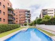 Piso en alquiler con terraza y piscina en Volpelleres