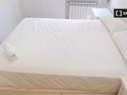 Piso en alquiler de 2 dormitorios en Valdeacederas, Madrid