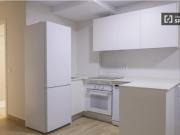 Piso en alquiler de 2 dormitorios en Valdeacederas, Madrid