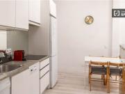 Piso en alquiler de 3 dormitorios en Embajadores