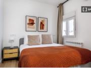 Piso en alquiler de 3 habitaciones en La Nova Esquerra...