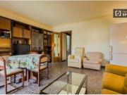 Piso en alquiler de 4 habitaciones en El Baix Guinardó,...