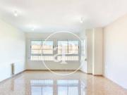Piso en alquiler de 4 habitaciones junto a la Avenida...