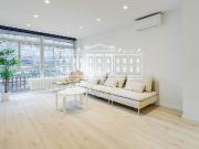 Piso en alquiler en avenida De Josep Tarradellas,...