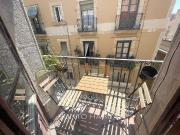 Piso en alquiler en calle Del Carme, Barcelona, de 72 m²...