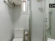 Piso en alquiler en coqueto piso de 4 dormitorios en...