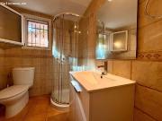 Piso en alquiler en Joan Miró con pequeña terraza y...