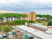Piso en La Pineda, 4a planta, con vistas al mar!